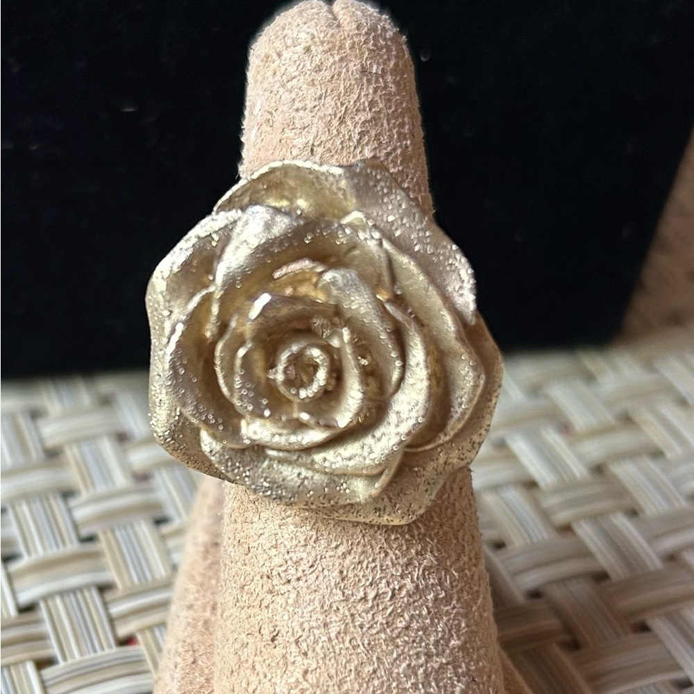 925 gold washed rose ring. 7 1/2